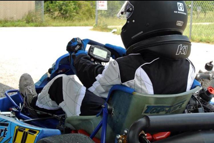 Sophomore follows dream to become racecar driver, continues kart racing