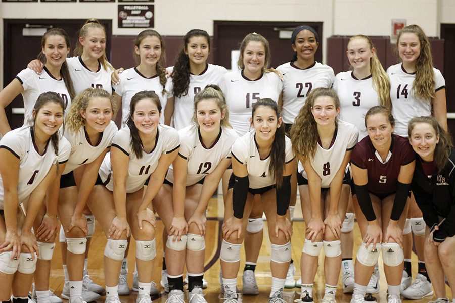 The Cougar varsity volleyball squad starts strong in the 2018 season with a pool sweep of Klein Forest, Magnolia and Tomball Memorial in the KISD/Cy-Fair Tournament. Cinco Ranch returns a young varsity squad with only two seniors on the roster.