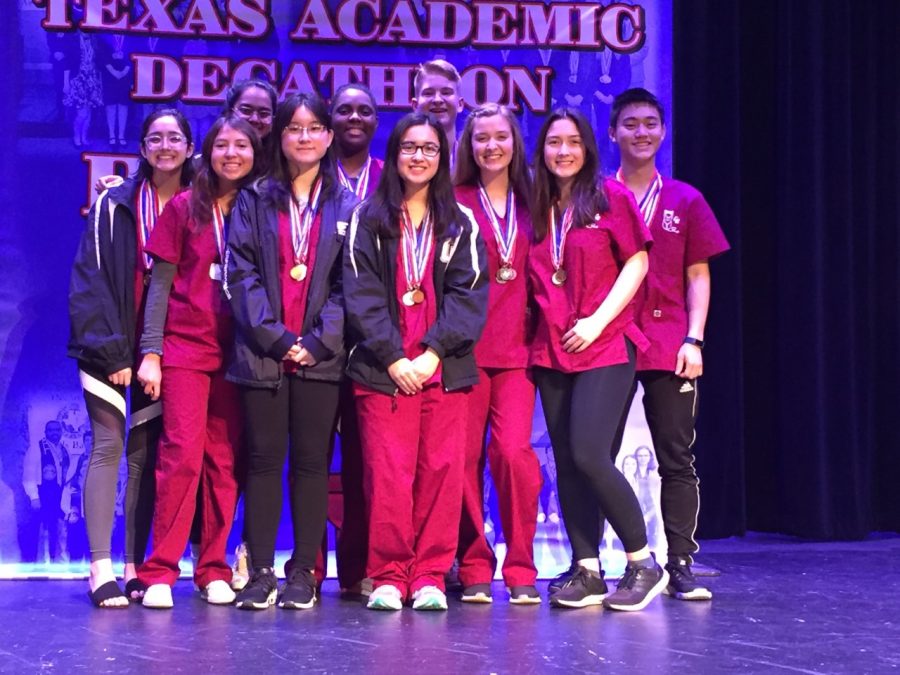 The team poses after winning third place. From left to right: senior Camila Santos, junior Julie Rojas, senior Ria Salway, senior Laurie Dong, senior Ahriel Tyson, junior Hana Chaudhry, senior Christopher Ulrich, senior Danielle Defreitas, senior Theodora Urquhart, and junior Daniel Yang.